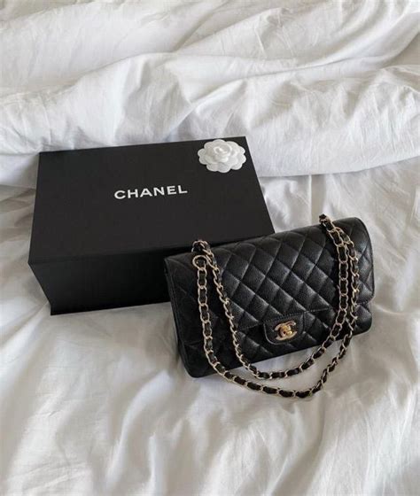 How to recognize an original Chanel bag: 12 